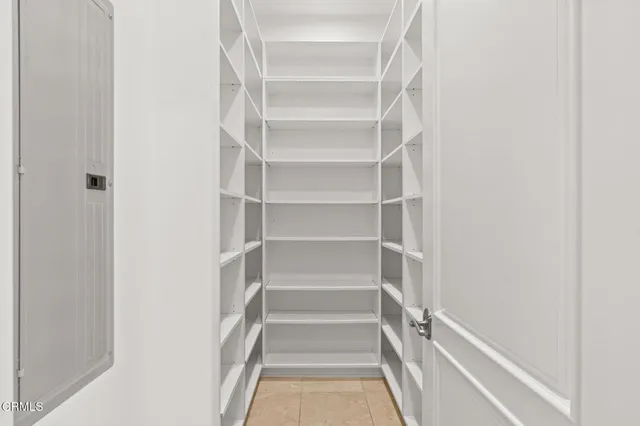 $14,000 | 1571 North Bundy Drive, Los Angeles, CA 90049