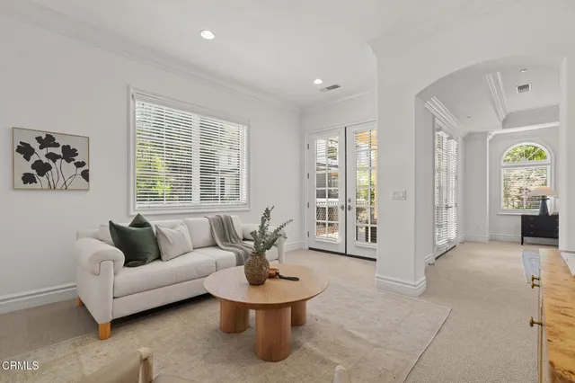 $14,000 | 1571 North Bundy Drive, Los Angeles, CA 90049