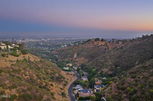 $14,000 | 1571 North Bundy Drive, Los Angeles, CA 90049