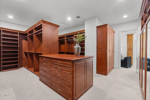 $14,000 | 1571 North Bundy Drive, Los Angeles, CA 90049