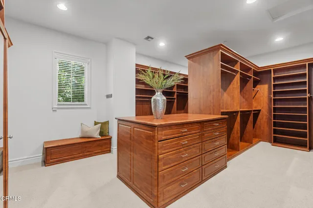 $14,000 | 1571 North Bundy Drive, Los Angeles, CA 90049