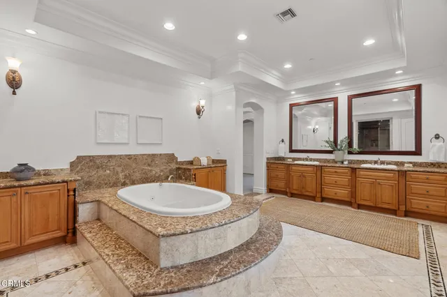 $14,000 | 1571 North Bundy Drive, Los Angeles, CA 90049