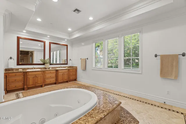 $14,000 | 1571 North Bundy Drive, Los Angeles, CA 90049