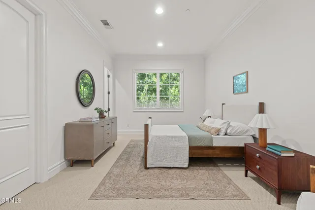 $14,000 | 1571 North Bundy Drive, Los Angeles, CA 90049