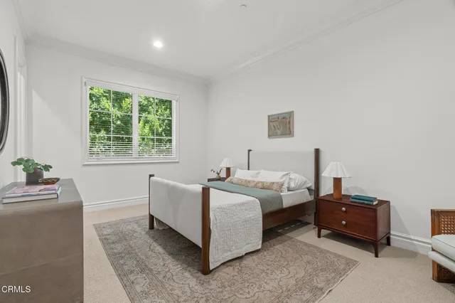 $14,000 | 1571 North Bundy Drive, Los Angeles, CA 90049