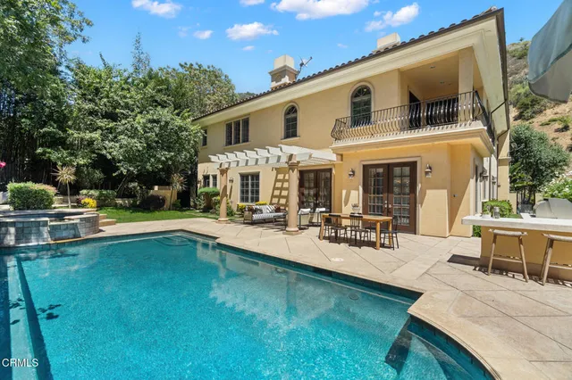 $14,000 | 1571 North Bundy Drive, Los Angeles, CA 90049