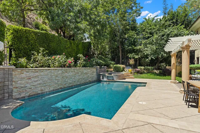 $14,000 | 1571 North Bundy Drive, Los Angeles, CA 90049