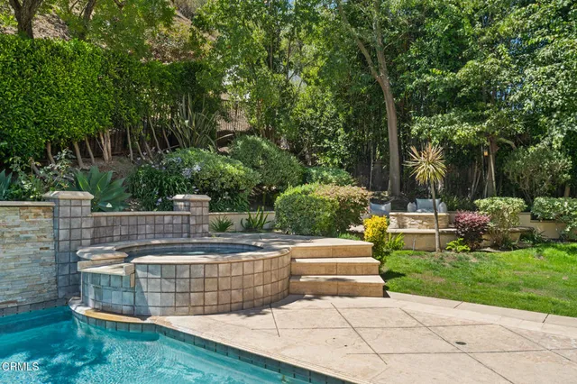 $14,000 | 1571 North Bundy Drive, Los Angeles, CA 90049