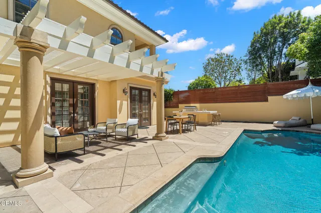 $14,000 | 1571 North Bundy Drive, Los Angeles, CA 90049