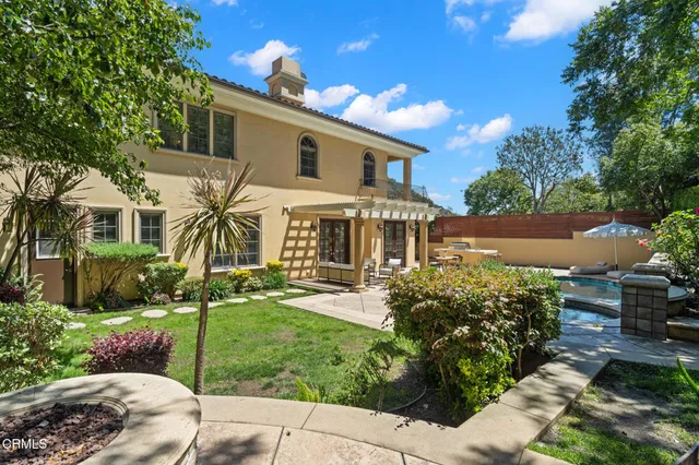 $14,000 | 1571 North Bundy Drive, Los Angeles, CA 90049