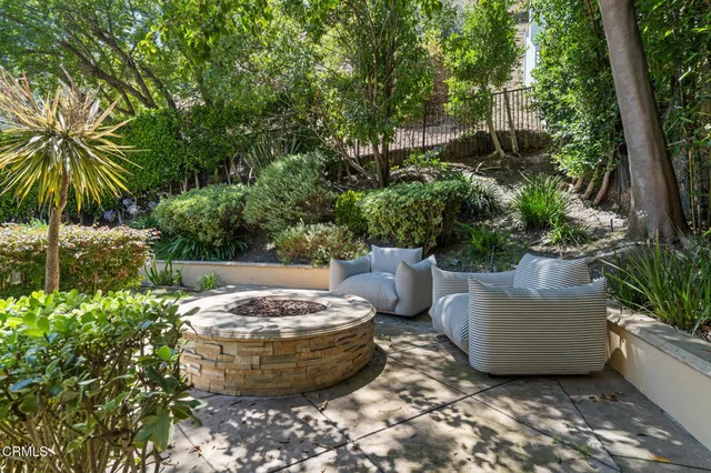 $14,000 | 1571 North Bundy Drive, Los Angeles, CA 90049