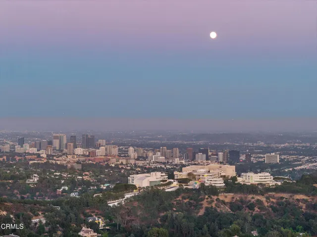 $14,000 | 1571 North Bundy Drive, Los Angeles, CA 90049