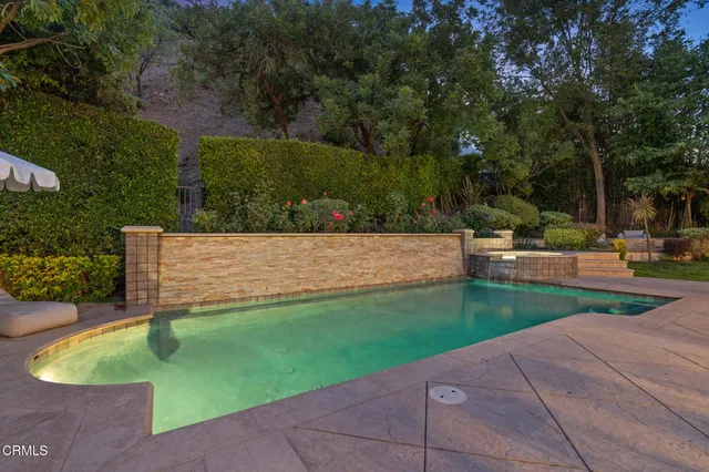 $14,000 | 1571 North Bundy Drive, Los Angeles, CA 90049