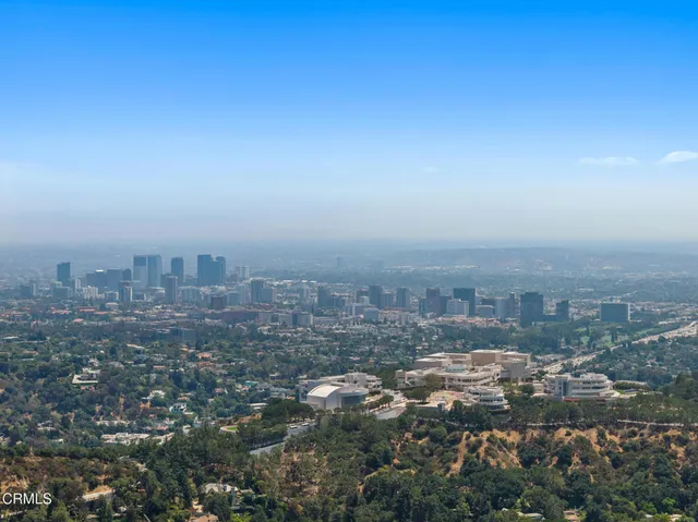 $14,000 | 1571 North Bundy Drive, Los Angeles, CA 90049