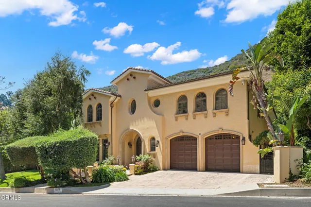 $14,000 | 1571 North Bundy Drive, Los Angeles, CA 90049