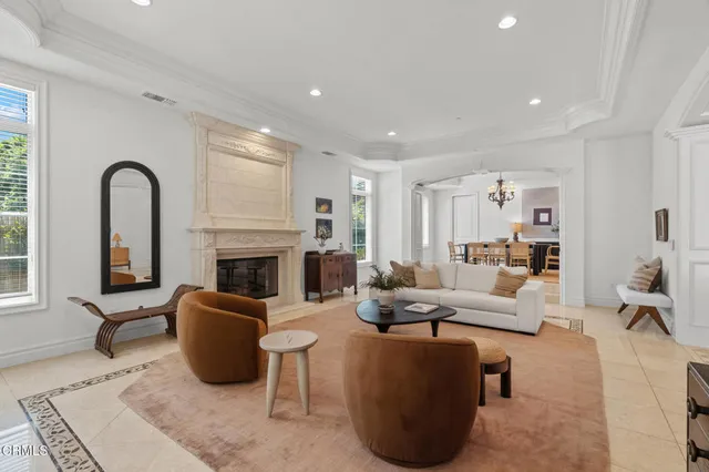 $14,000 | 1571 North Bundy Drive, Los Angeles, CA 90049