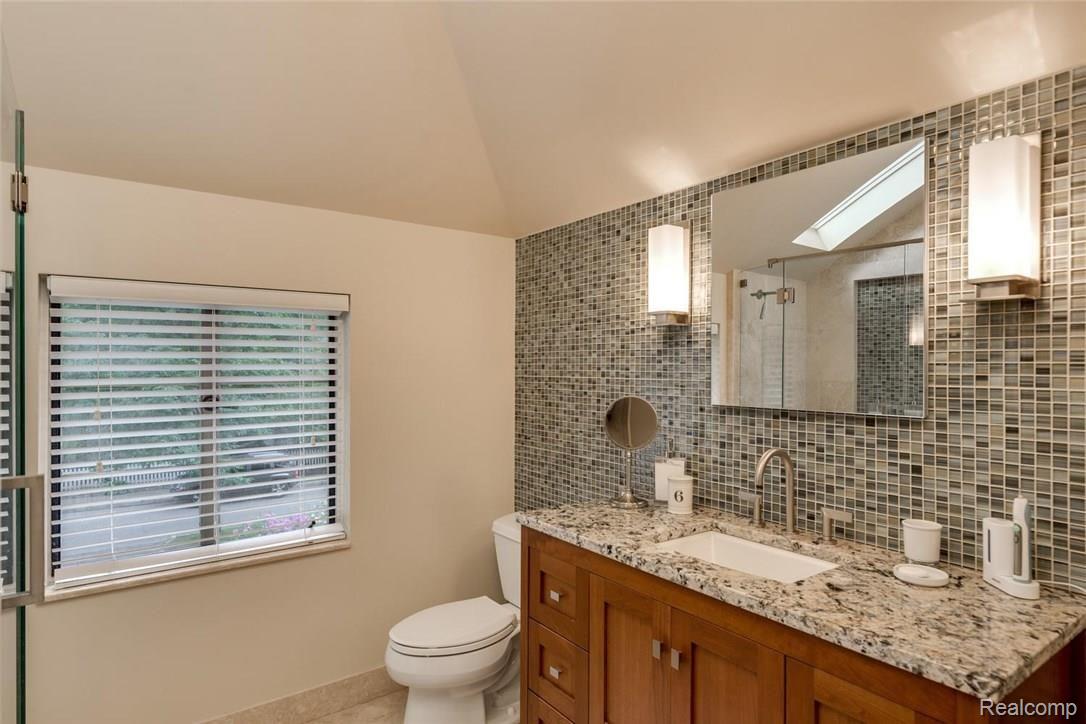 70 Cambridge Road Grosse Pointe, MI 48236 - Photo 21 of 29 70 Cambridge Grosse Pointe-large-017-3-70 Cambridge017FULL-1500x1000-72dpi.jpg