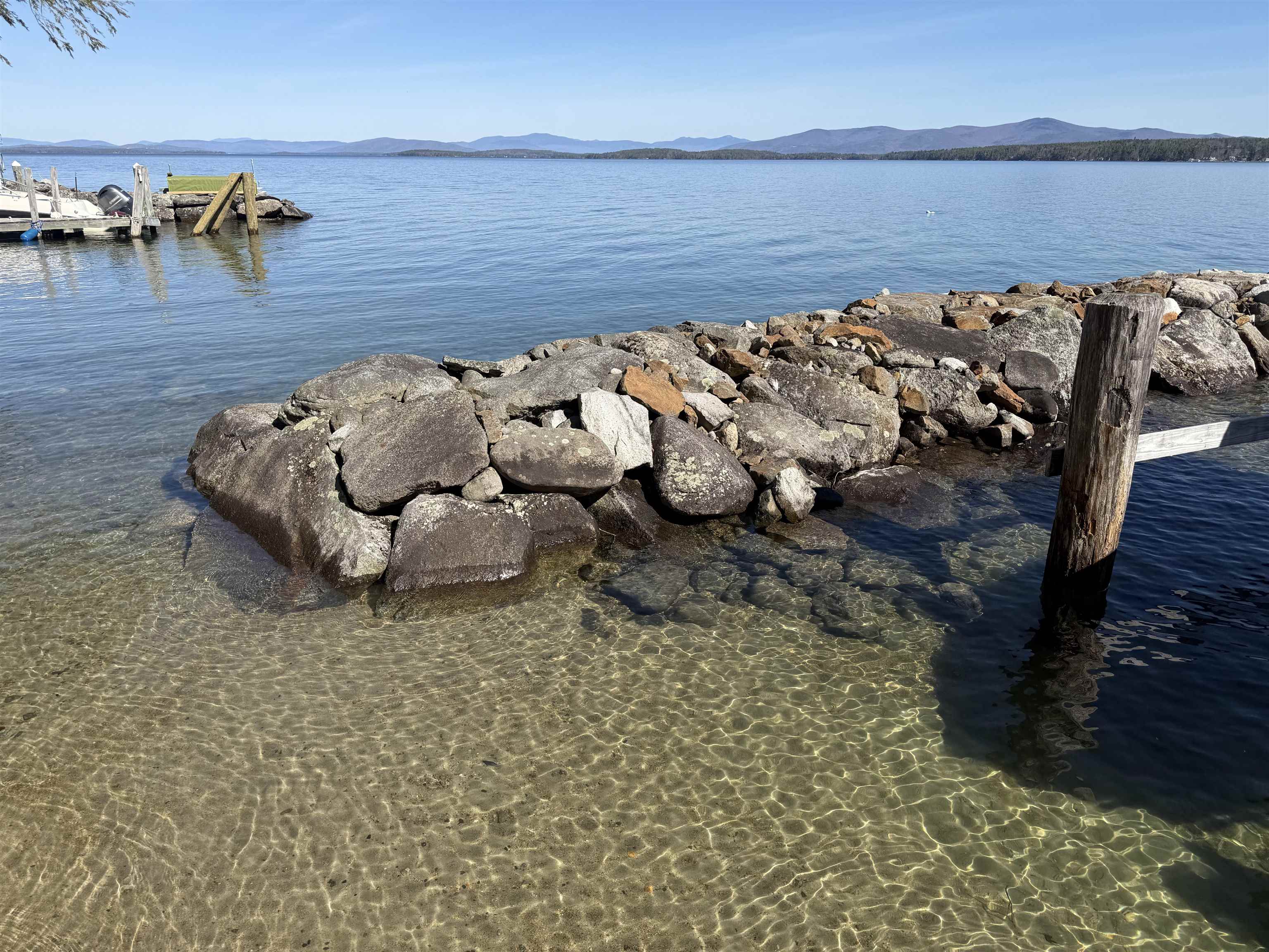 878 Rattlesnake Island Alton, NH 03810 - Photo 4 of 47