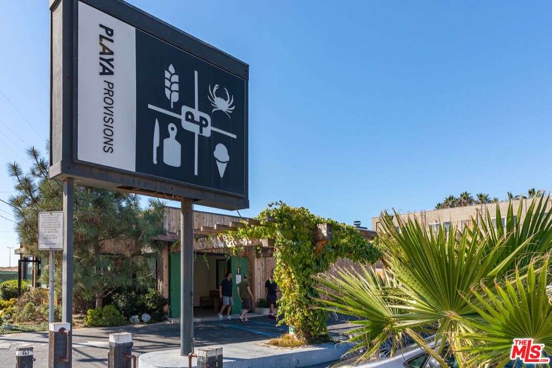 122 Montreal Street Playa del Rey, CA 90293 - Photo 30 of 30 a view of a sign board