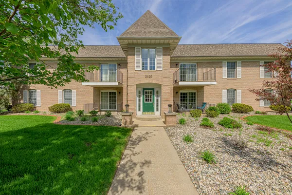 $224,900 | 2629 Georgetowne Drive, Unit A1, Highland, IN 46322