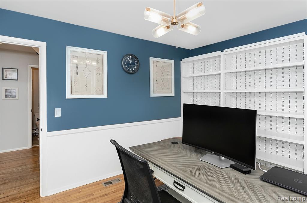30323 Wicklow Road Farmington Hills, MI 48334 - Photo 15 of 33
