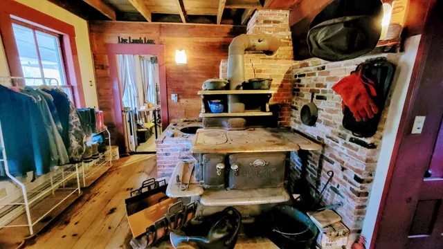 $255,000 | 624 South Stark Highway, Weare, NH 03281