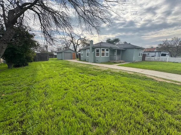 $329,500 | 3020 East Hedges Avenue, Fresno, CA 93703
