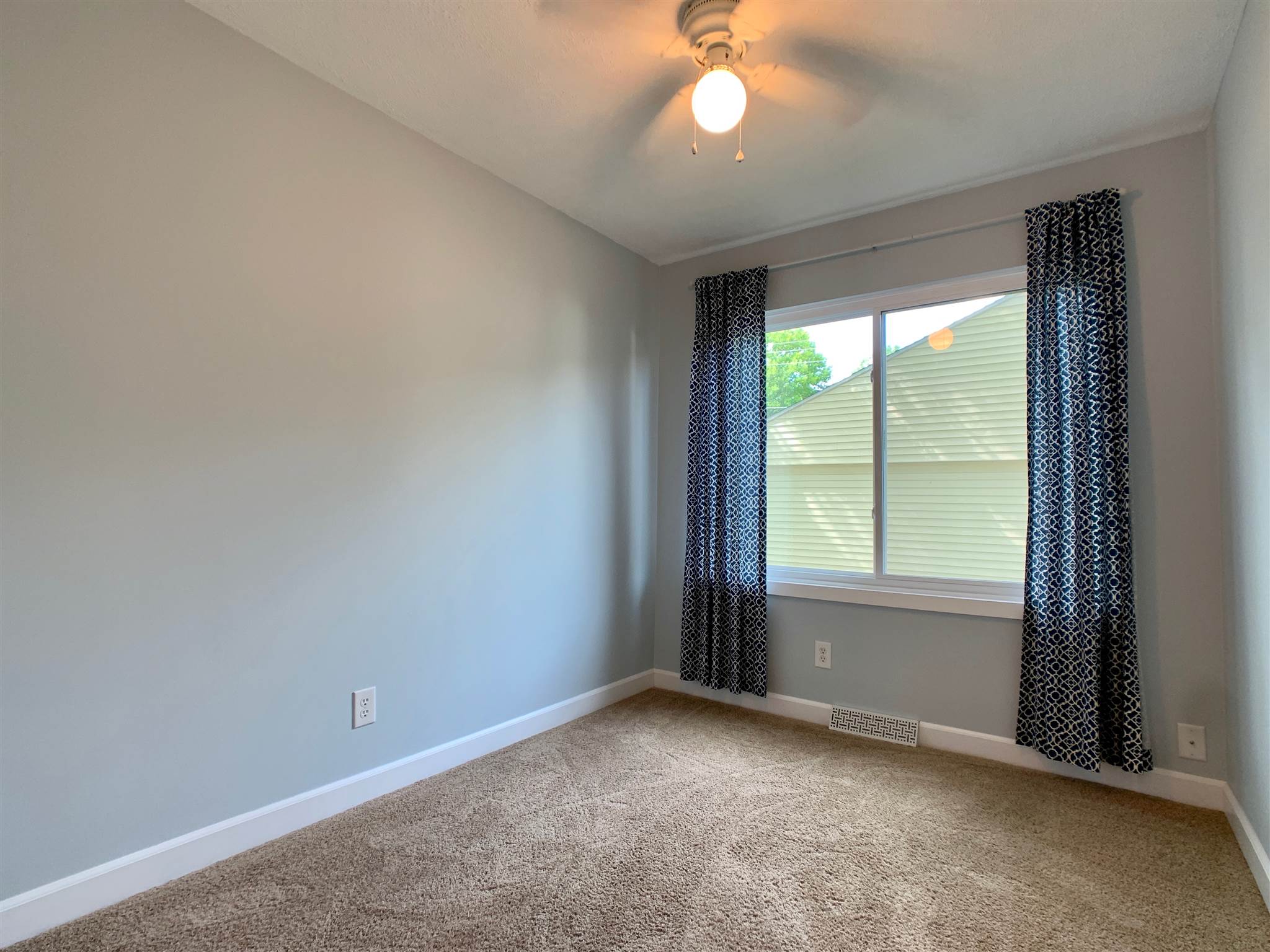 1960 Stanhope Road Springfield, IL 62702 - Photo 12 of 31