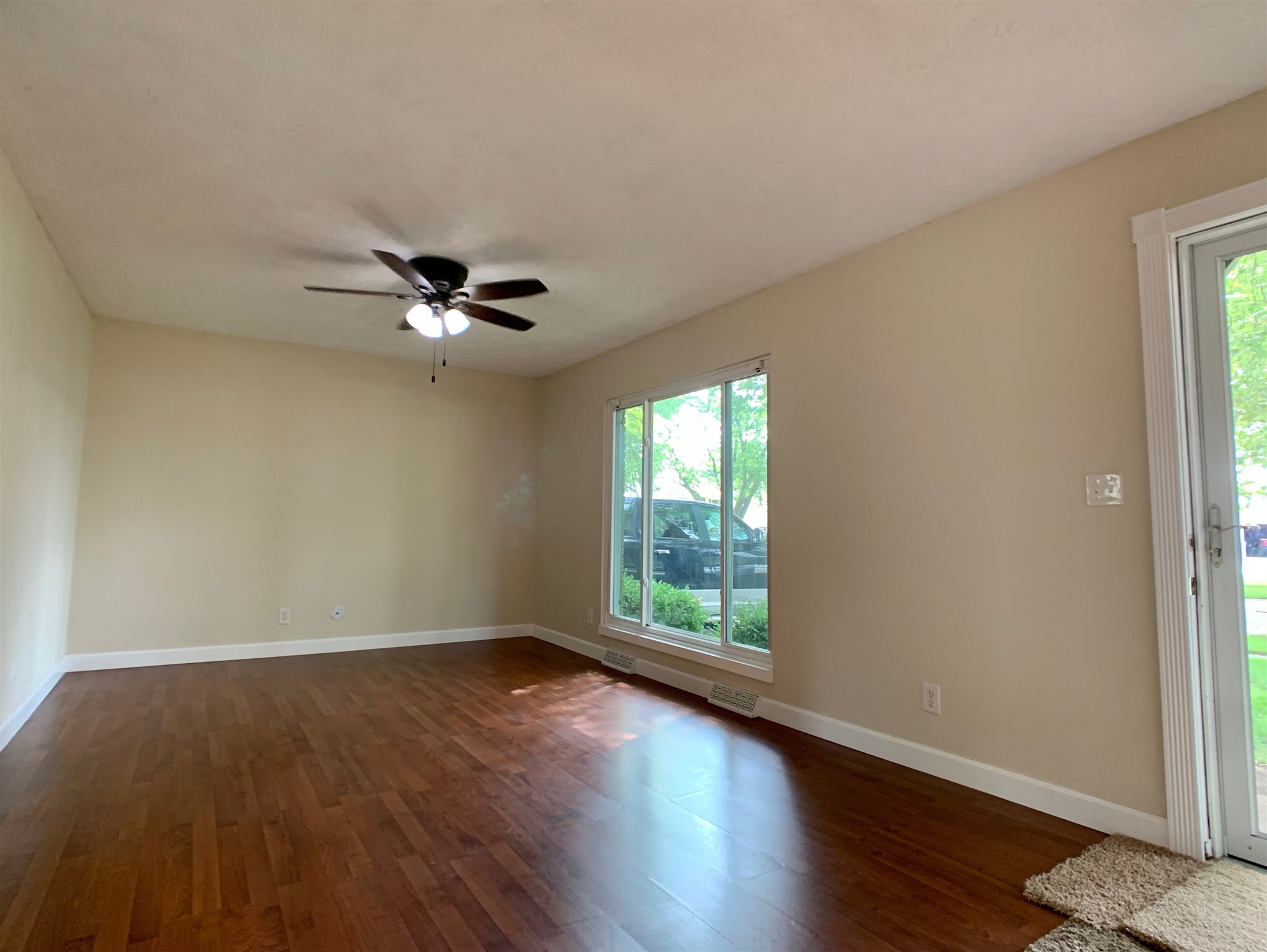 1960 Stanhope Road Springfield, IL 62702 - Photo 2 of 31