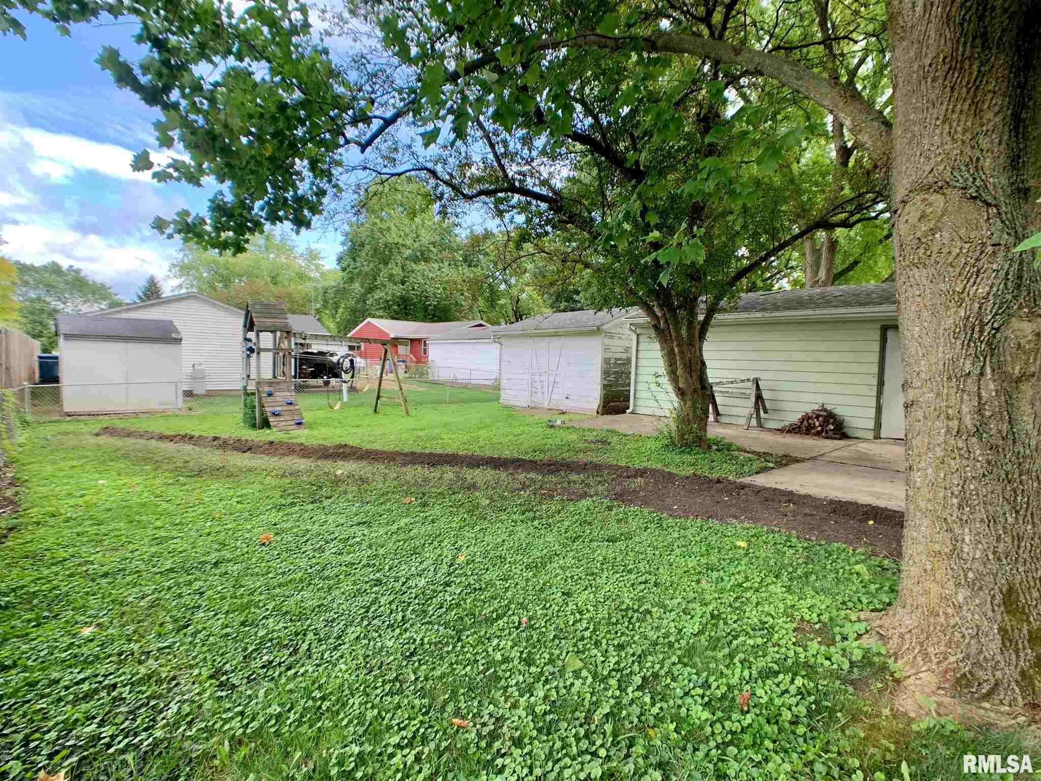 1960 Stanhope Road Springfield, IL 62702 - Photo 29 of 31