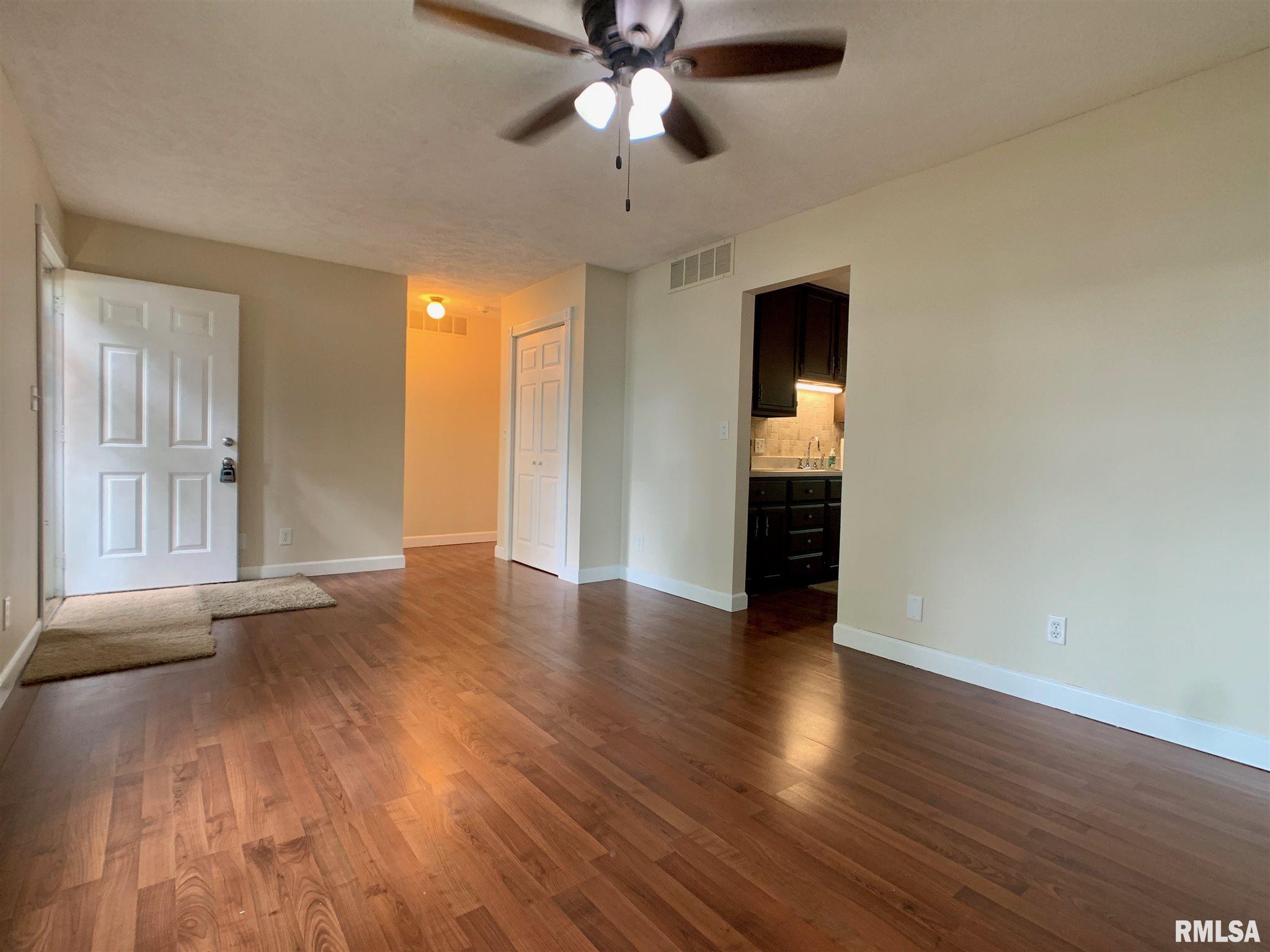 1960 Stanhope Road Springfield, IL 62702 - Photo 4 of 31