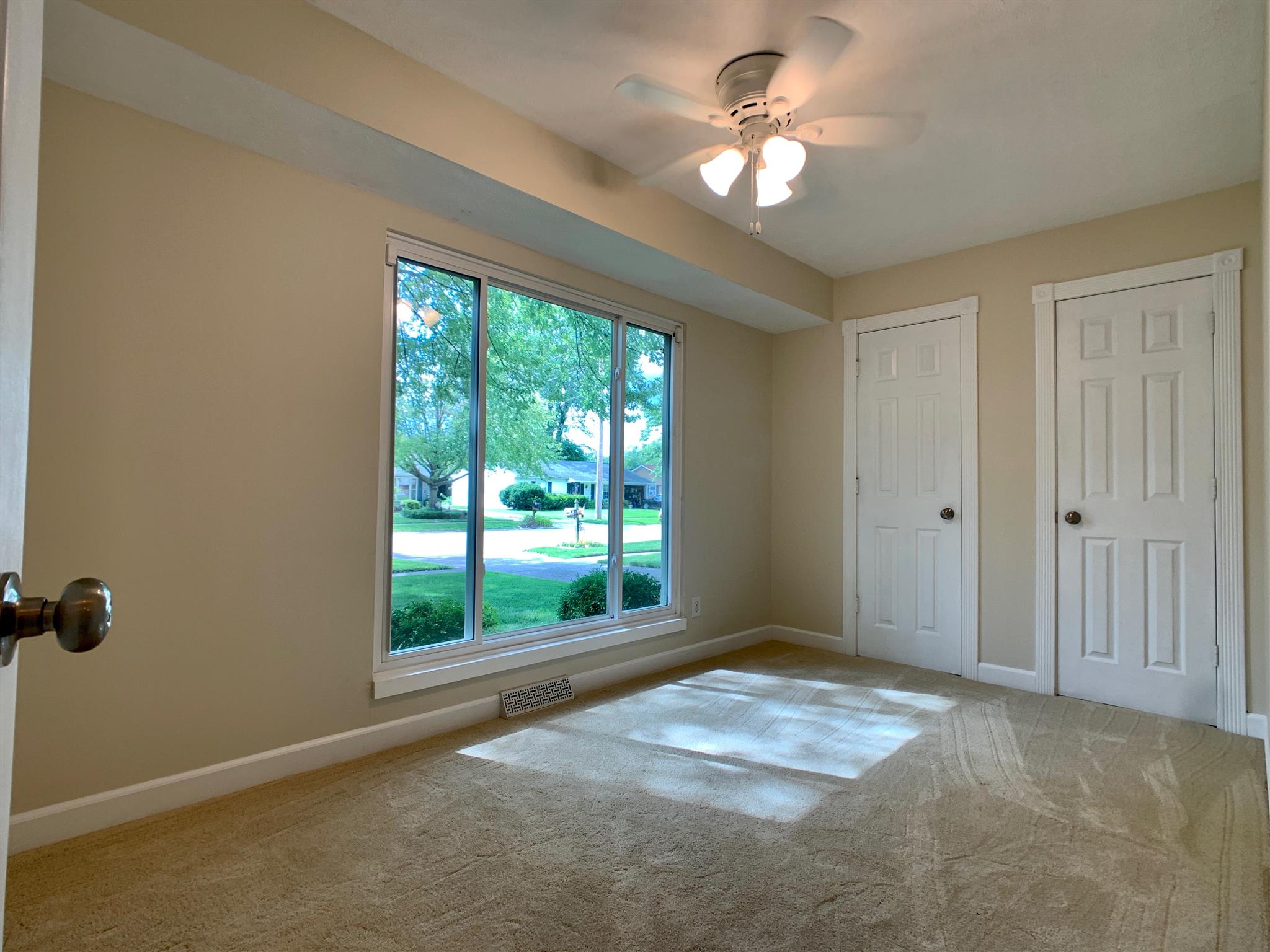1960 Stanhope Road Springfield, IL 62702 - Photo 8 of 31