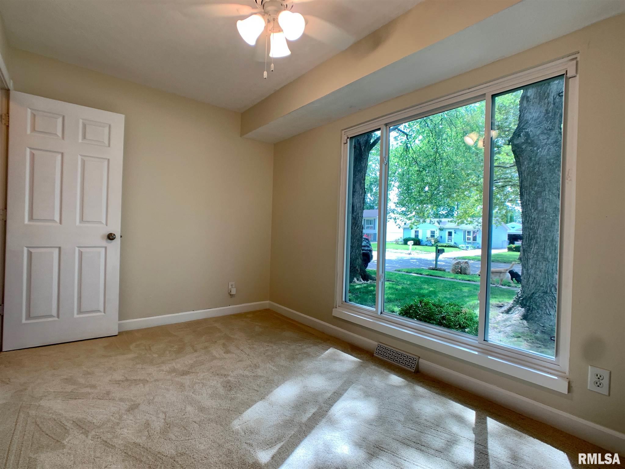 1960 Stanhope Road Springfield, IL 62702 - Photo 10 of 31