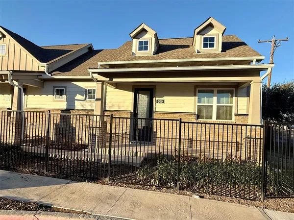 $1,549 | 760 West Bedford Euless Road, Unit 200, Hurst, TX 76053