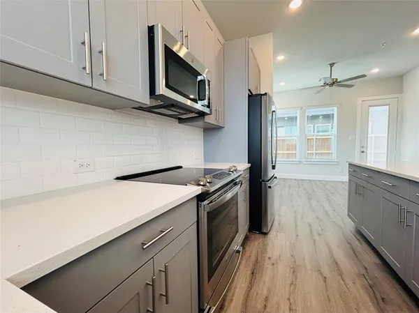 $1,549 | 760 West Bedford Euless Road, Unit 200, Hurst, TX 76053