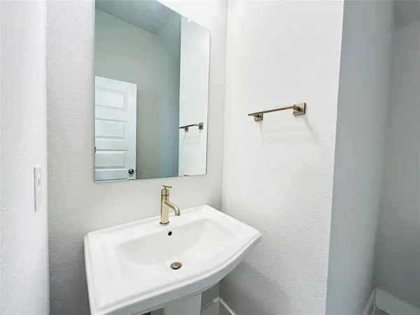 $1,549 | 760 West Bedford Euless Road, Unit 200, Hurst, TX 76053