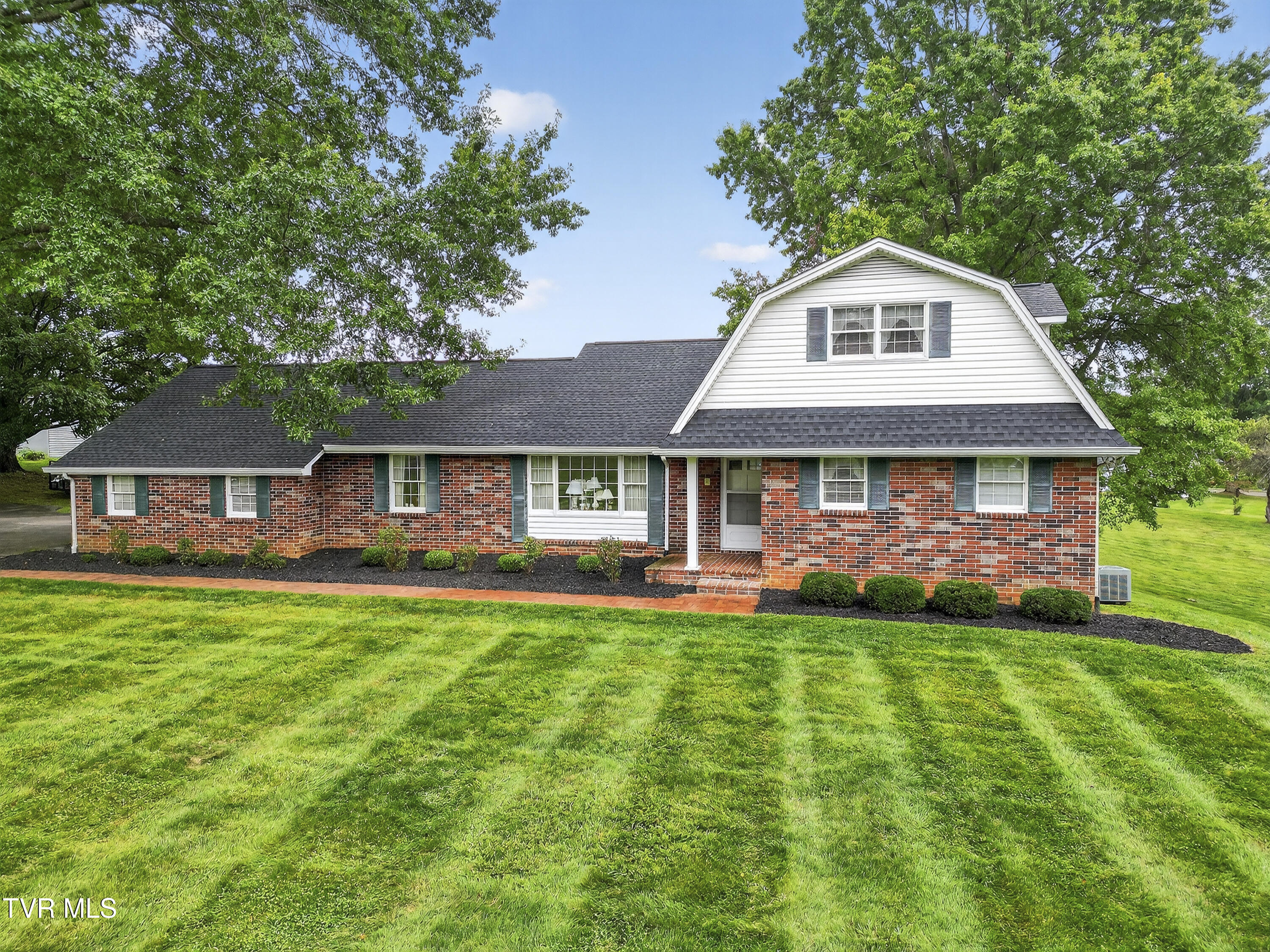 19586 Old Jonesboro Road Abingdon, VA 24211 - Photo 2 of 44 19586-Old-Jonesboro-Abingdon-VA Matt-SMi