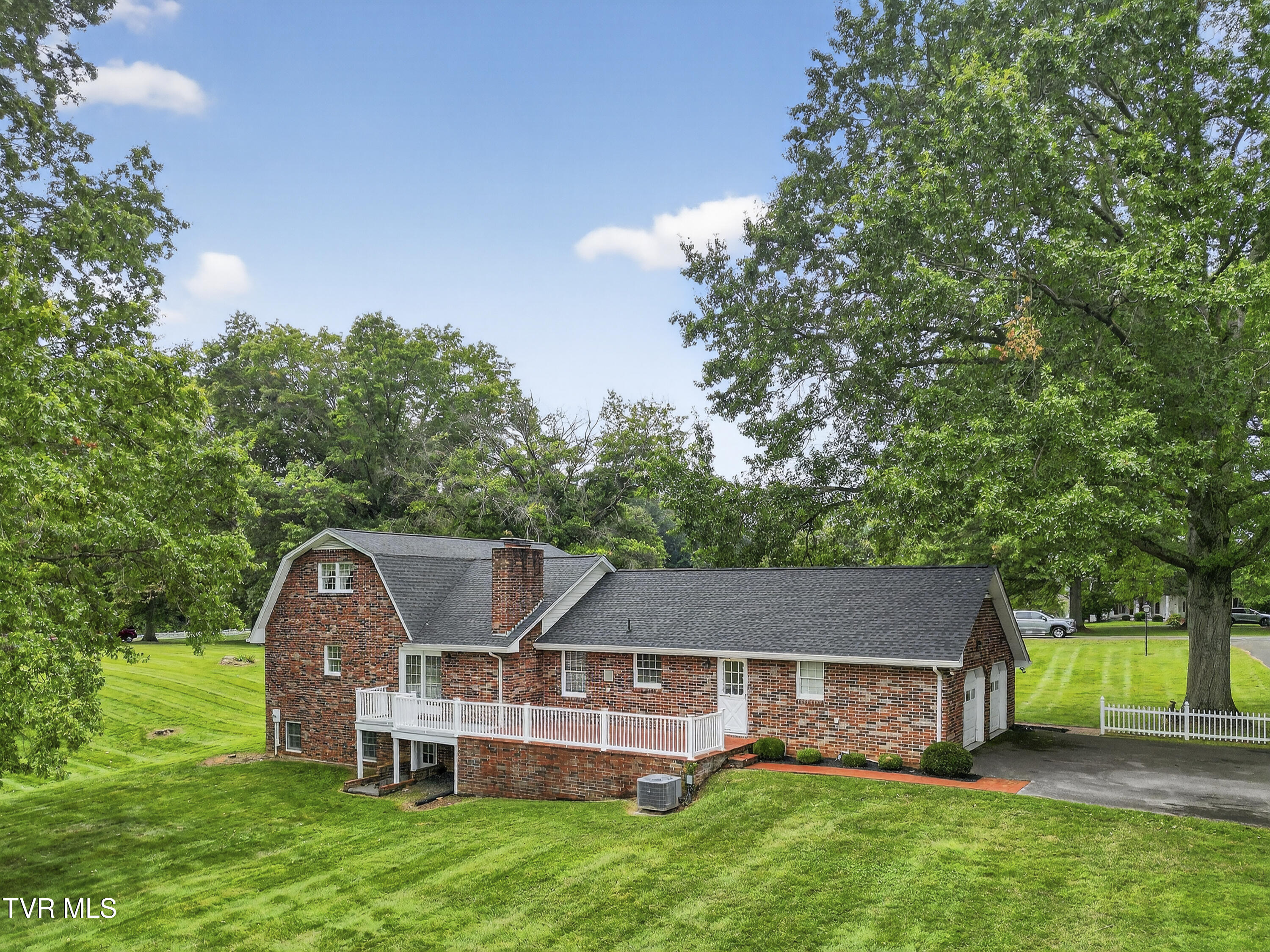 19586 Old Jonesboro Road Abingdon, VA 24211 - Photo 4 of 44 19586-Old-Jonesboro-Abingdon-VA Matt-SMi
