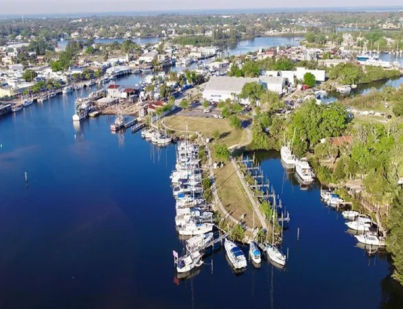 $3,900 | 4908 Harbor Woods Drive, Palm Harbor, FL 34683