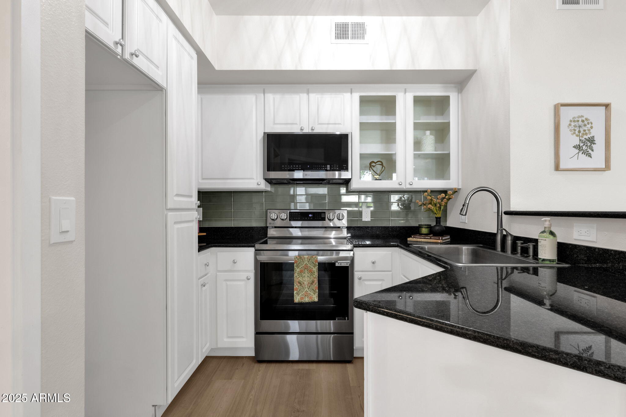 3633 North 3rd Avenue, Unit 1059 Phoenix, AZ 85013 - Photo 19 of 49 Remodeled Kitchen