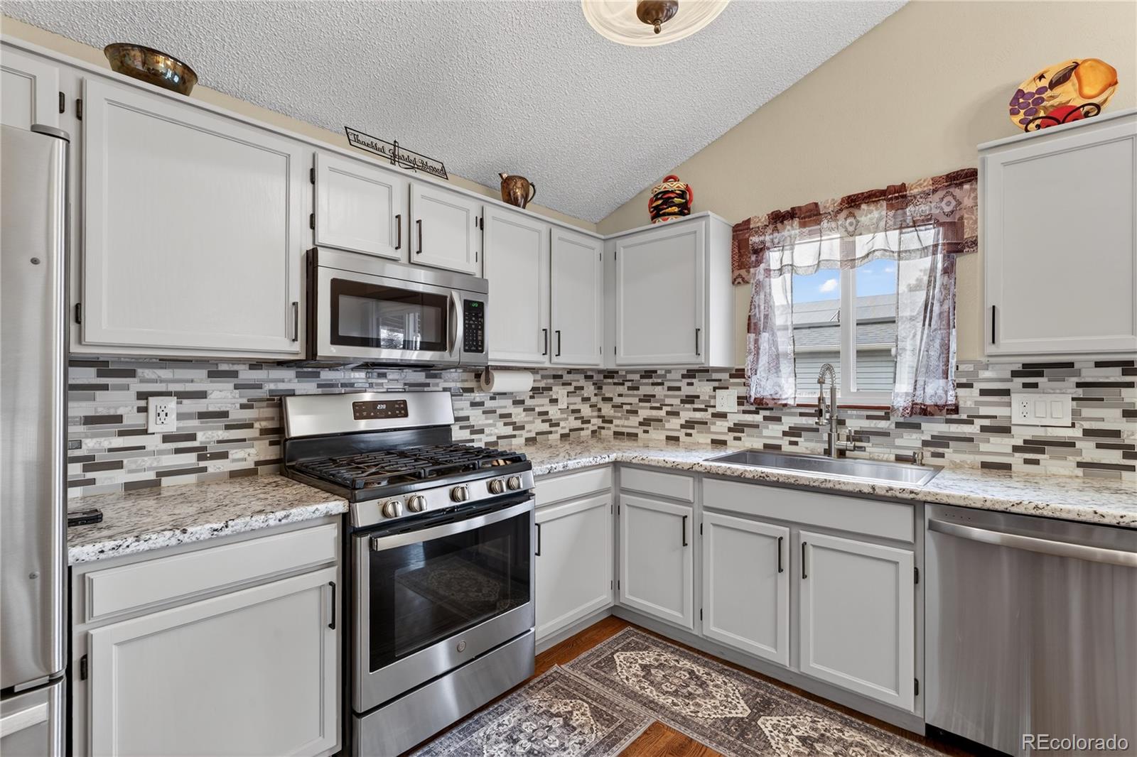 11632 West Lake Avenue Littleton, CO 80127 - Photo 7 of 32