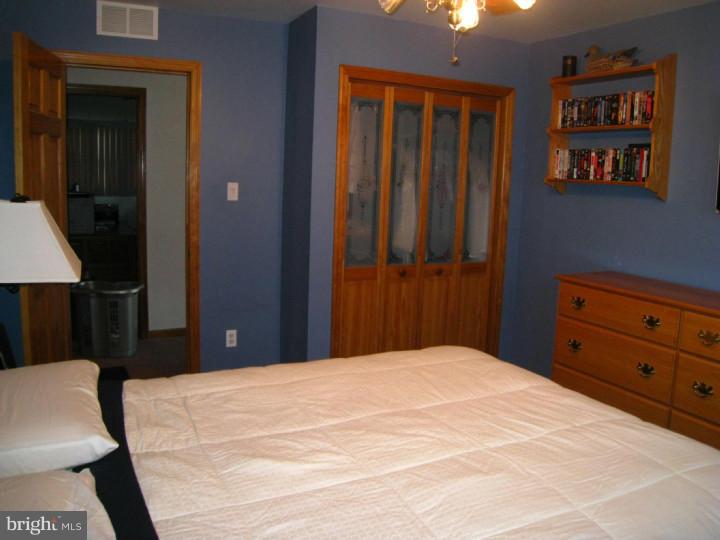 1713 Surrey Road Oreland, PA 19075 - Photo 16 of 25 Bedroom - Main