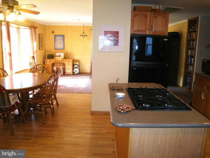 1713 Surrey Road Oreland, PA 19075 - Photo 10 of 25 Kitchen