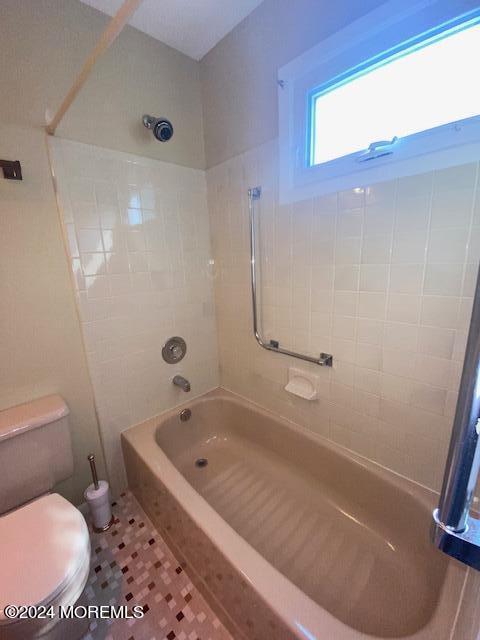 65 Regent Circle Brick, NJ 08723 - Photo 21 of 31 GUEST SHOWER