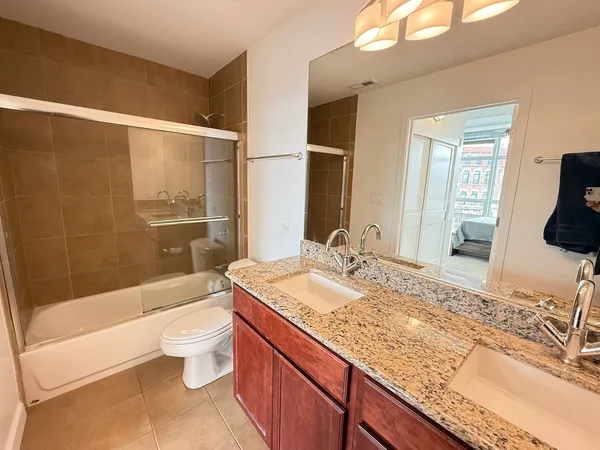 $3,400 | 1610 West Fullerton Avenue, Unit 303, Chicago, IL 60614