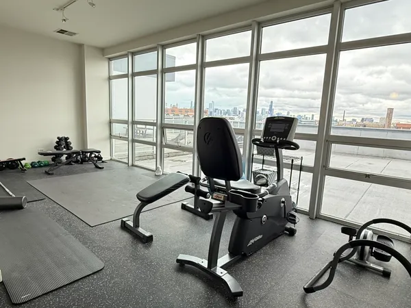 $3,400 | 1610 West Fullerton Avenue, Unit 303, Chicago, IL 60614