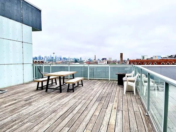 $3,400 | 1610 West Fullerton Avenue, Unit 303, Chicago, IL 60614