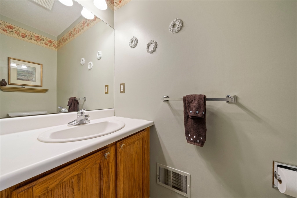 13 Rhodes Lane Foxboro, MA 02035 - Photo 15 of 33 Gallery Image 15
