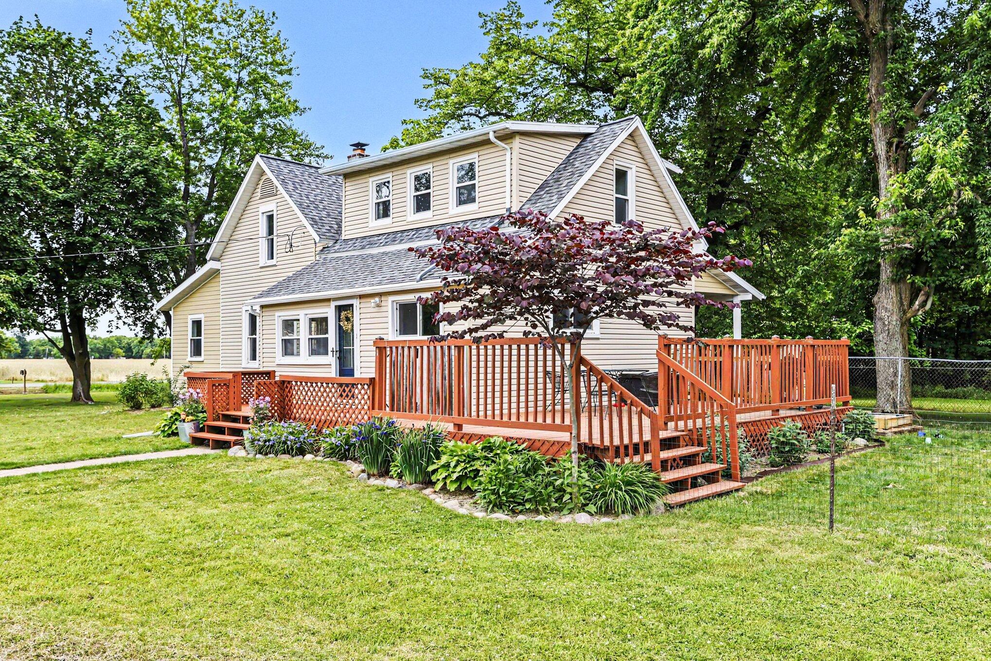7222 Hollywood Road Berrien Springs, MI 49103 - Photo 1 of 28 024_file_5527