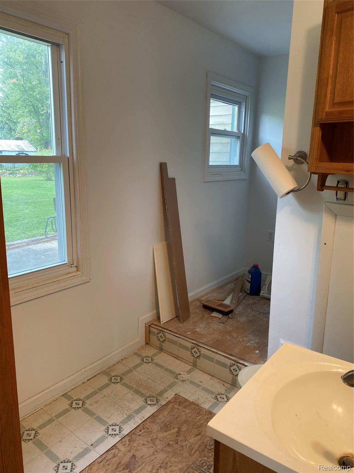 10219 Lapeer Road Davison, MI 48423 - Photo 11 of 17 IMG_0577.jpg